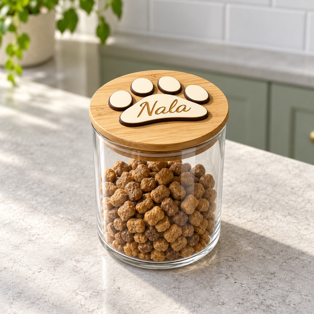 Pot à friandises personnalisé avec exemple de prénom Nala sur le couvercle